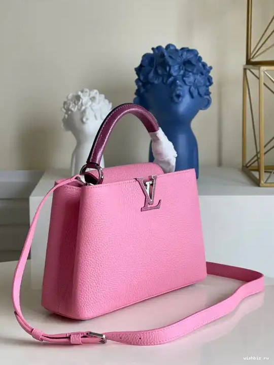 WIS CAPUCINES BB VUITTON LOUIS 0421